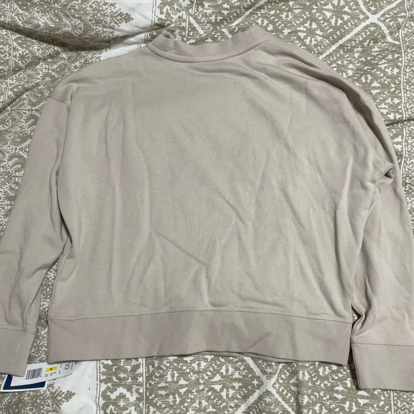 NWT Calvin Klein Sweatshirt Size Medium - Picture 2 of 5